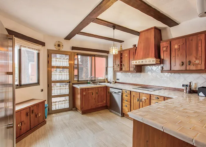 Karat Kanaria Адехе