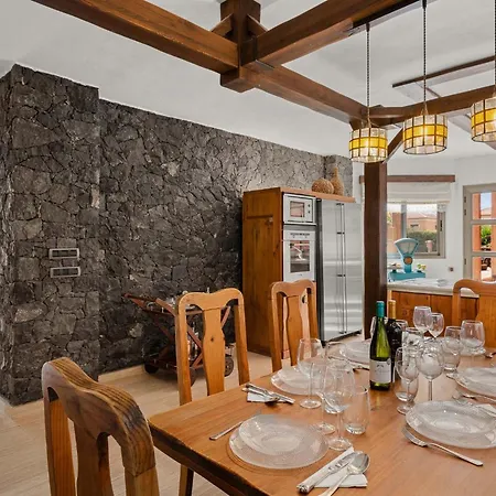 Karat Kanaria Tatil Evi *