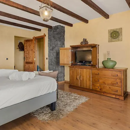 Karat Kanaria 아데제